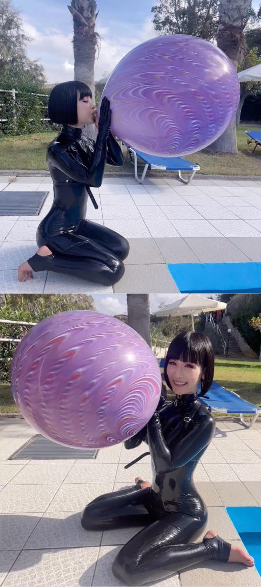 Latex Balloon Popping Clip 10min 1钻小福利，曼妙身材的胶衣小姐姐吹气球。<br><br><br>ギリシャのパーティー会場で撮影！<br>キャットスーツで巨大風船のふくらまし割りをしました✨<br>酸欠で意識飛ぶかと思った・・・<br>割れ方が愉快なので是非是非見てください！