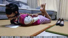 【新月原创】【红豆】众筹 惩罚不听话的空姐女友 反制 捂晕 站立吊绑 驷马棒棒放置强G 【新月工作室】定拍交流QQ：1003187439 备用2936094312<br>【出原味妹子】3104988182 小洛（红豆）3789665275、2389316626 玉箫 3451471253 佳怡 2952715351 晴儿 2789385650 琳媚<br>约绑攻略有售直接滴QQ：3104988182！！！本工作室正式启动会员优惠折扣方案，请有兴趣的同好加客服Q：3104988182详询<br>众筹剧情根据榜一大哥的要求做了一些调整！整体还是以狂暴的空姐女友被反制TJ剧情为主！<br>一步步将狂暴爱打人的空姐反制，强制TJ到她心服口服为止！