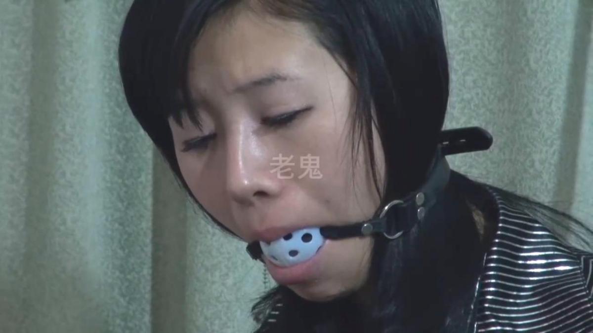 【老鬼定拍015】珍藏巨作《名模馨缘捆绑监禁过夜上集》【一代人的记忆/片长超8小时/名模绝唱】    龙年刚至，给大家送上一部珍藏大作！<br>　　<br>　　此片主角是馨缘，她在字母圈历 史上留下了浓重的一笔。她曾经是万千同好的女神，长袖善舞，几成绝唱。当年像她一样的许多模特女孩，大都逐渐隐退。人生如此，在不同阶段会有不同的体验，有不同的路，但她们的妩媚与性 感却永远印在同好心中。　<br>　　很多人以为我之前发的那部是长时间KB的处 女作，实际上这部才是，只是我一直雪藏，从未公布。超过8小时的监 禁过夜题材定拍也是我开创的。貌似迄今为止，除了半岛和另一位山东工作室老哥拍摄过两部同类作品外，再无其他。<br>　　作品就不多介绍了，经历过当年那段历 史的，喜欢这个题材的，自然会有认同。<br>　　还记得当年拍摄时，一开始选定的模特不是馨缘，我是在最后改的主意，才成就了这部经典。当年拍摄时，我忽视了南方冬天室内的温度，馨缘坚持一夜最终冻感冒了，实在不易。她是一个值得尊敬的女孩！在下集最后，还有馨缘表达拍摄感受的小彩蛋。<br>　　片长因素，分上下集。<br><br>出品年代：2011<br>制作方：神艺缘<br>片长：3小时32分40秒<br>画质：720P<br>文件大小：2.66G<br>文件格式：MP4<br>下载到本地后，解压缩观看（切勿在线解压缩）<br>购买前请先测试链接是否有效<br><br>我将陆续把多年来定拍收藏的作品发布，感谢支持！<br><br>解压缩密码：<span style='color:#b0b0b0;'>[隐藏文字，购买后可见]</span>