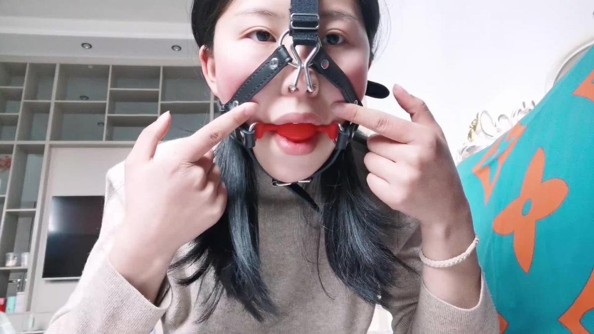 深度体验口球 原创作者王宁服饰，模特井百慧，上期出了一个三款口球的测评 感觉备受喜欢观看，今天出一起深度使用的视频 穿戴过程以及口水横流的壮观景象哈哈哈 尽情观看