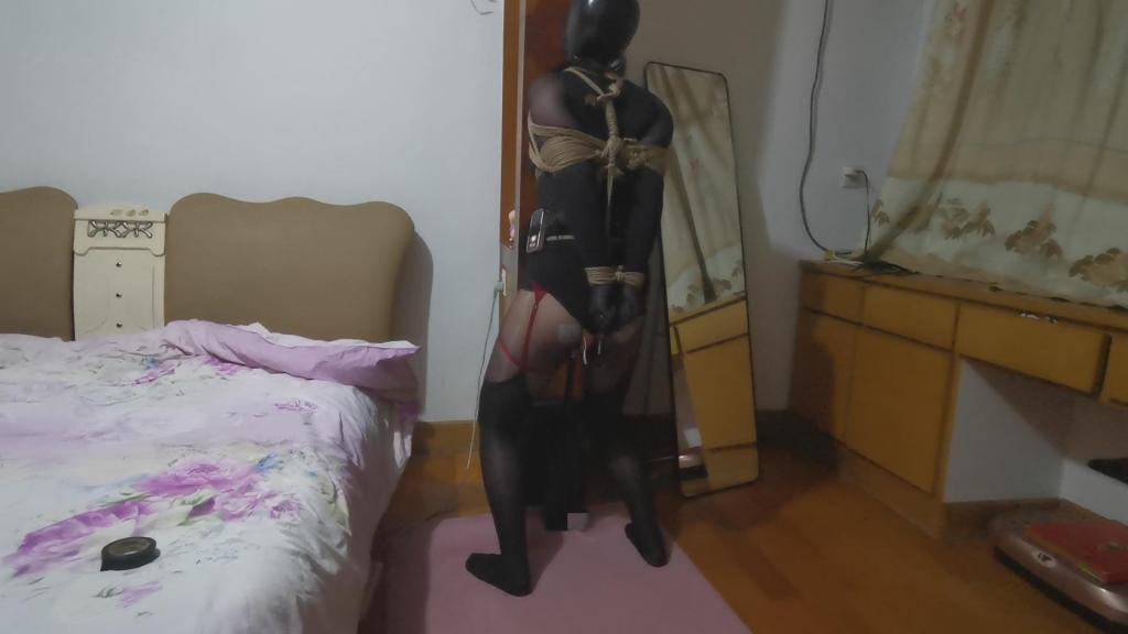 『我的媳妇』168弹、被药物控制的人妻、用量过猛连仙女B都满足不了、不知羞耻的自w起来~ 片名:0426<br>时间:51分钟<br>大小1.84g<br>格式:zip 7z建议使用360压缩解压<br>失效站内信联系我<br><span style='color:#b0b0b0;'>[隐藏文字，购买后可见]</span><br>三部曲完结~<br>最后一次量的有点多<br>结果连仙女B都无法满足了<br>还是在绞刑的状态下<br>有点出乎意外<br>心想着仙女B应该满足了<br>好家伙还不行<br>搬来PJ连电都没通上<br>直接自己上了...
