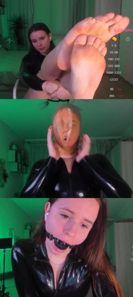 juelzfoxy 170124 0240 Chaturbate female 创作：juelzfoxy<br>juelzfoxy 1月17日部分直播录像<br>Juel穿着黑色乳胶死库水泳衣，将黑色乳胶长筒袜脱下，露出已经沾湿了的双jio底，同时拿出黑色棒棒夹在两腿中间不断震动体验，表情十分享受<br>之后戴上了黄色乳胶透明全包头套，就留了一个孔在外面，呼吸声十分急促，脱下头套后又戴上黑色假阳口枷，口水太多太多太多，不断地向下滴出<br>最后脱下口枷后戴上黑色口球，表情十分妩媚<br>全程内容丰富紧凑，喜欢乳胶的朋友别错过了，以后会陆续更新相关内容，希望大家多多支持