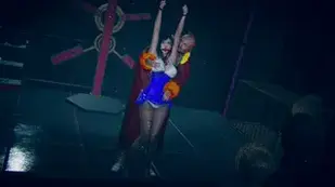 【3D动画】《最终幻想调教》第二次 蒂法·洛克哈特 Tifa Lockhart 抓获 黑丝 大字 NTR 牛头人 卡墙 圣杯 （作品无漏，动画定制，真人COS定制）<br>（请私信或邮箱电报联系，没收到回复请再私信谢谢）<br>（前15秒预览，正片无模糊处理）<br>蒂法与克劳德被古留根尾头目抓获<br>第一章：蒂法紫色晚礼服双手被吊起戴上口球，古留根尾头目撩起蒂法裙子，撕破了蒂法的黑丝，让克劳德隔着玻璃看着蒂法的样子<br>第二章：蒂法被大字拘束在架子上，古留根尾头目在一边叫好，蒂法被塞入了两个AMB拼命得挣扎，头目小弟抓住克劳德的头发让他认真观看蒂法被调教<br>第三章：古留根尾头目把蒂法卡在墙壁里面，克劳德能近距离观看蒂法的表情，蒂法双脚上的圣杯也能清晰的看清楚，古留根尾头目在后方帮助蒂法做运动<br><br>下方联系方式<br><span style='color:#b0b0b0;'>[隐藏文字，购买后可见]</span>
