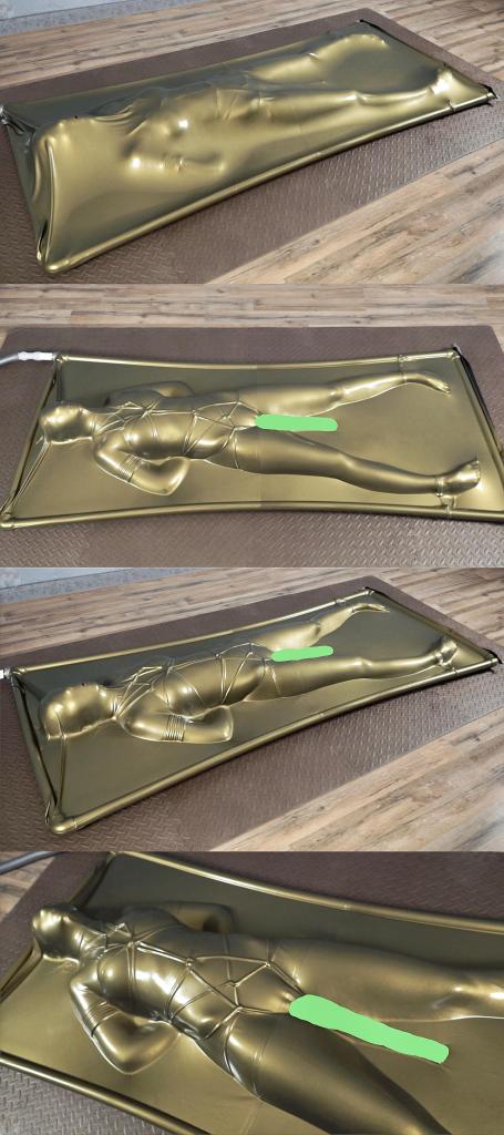 Gold vacuum bed bondage rope bondage and vibro 小姐姐被全身龟甲缚后，放置在金色真空床内，裆部还固定了一根快乐棒。<br>随着真空袋内空气被抽干，小姐姐被捆绑住的身体轮廓逐渐凸显出来，金灿灿的十分迷人。<br>全身的包裹紧致感，加上裆部的酥麻快乐，让小姐姐欲罢不能，舒服的在真空床里扭动呻吟了起来。