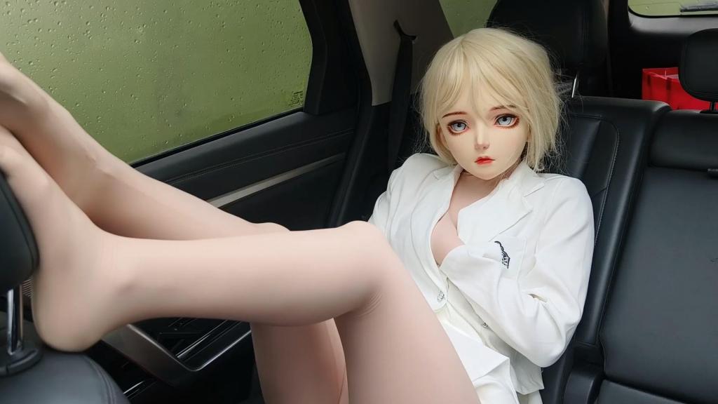 【梦的kigurumi】真人JK娃娃尝试出来xxoo！ 今天是不繁忙的一天，穿上娃娃和主人一起出来玩，不知道这附近有没有人看得到呢？管不了那么多了，我现在就想gc了，主人不让我脱掉肉丝袜，让我就这样服侍他，那梦梦的[X_X]也可以随便你玩哦......<br>【网盘文件先下载到电脑，改后缀名为zip。解压得出的文件后续名zzz修改为MP4】