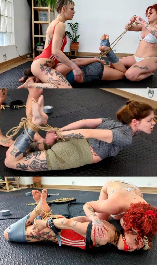 Female Wrestling Bondage: MX Bambi &amp; Sheela K VS Aly &amp; Tenjou - English - MP4 这是一场迷你摔跤束缚锦标赛，这次由Tenjou和Aly组成的西班牙队和Kitty队对阵英国队Sheela K.和MX Bambi。 四人两人一组对战，只有一个规则才能获胜，你的对手必须被绑住，他们可以使用不同的材料，带子、绳子、胶带、手铐……<br><br>当有一对获胜的情侣时，他们将面临一场决赛，只有一个人能获胜，一个人也将被平局并羞辱，另一个人将获得摔跤束缚猫第一届迷你锦标赛的荣耀。This is a mini Wrestling Bondage tournament, this time the Spanish team and Kitty Team formed by Tenjou and Aly face the UK team Sheela K. and MX Bambi. The four will fight in pairs, there is only one rule to win, your opponent has to end up hogtied, they can use different materials, straps, ropes, tape, handcuffs...<br><br>When there is a winning couple, they will face a final match, only one can win, one will also end up tied and humiliated and the other will get the glory of the first mini tournament of Wrestling Bondage Kitties.