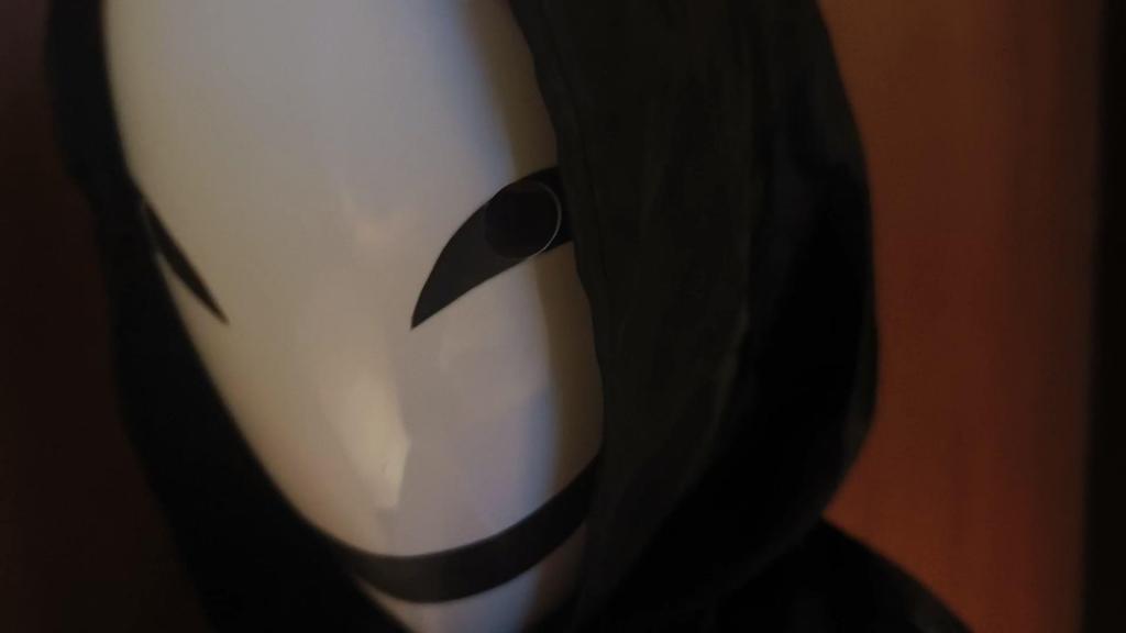 【梦的kigurumi】鬼脸娃娃的独处时间！ 很喜欢这种皮里面戴丝袜头套然后外面带面具的感觉，穿上这个连身的丝袜好有感觉，这个假JJ放进去的那一刻真的又胀又舒服，接下来的时间就是我的加速时间了，感觉里面已经开始湿润了...<br>【网盘文件先下载到电脑，改后缀名为zip。解压得出的文件后续名zzz修改为MP4】