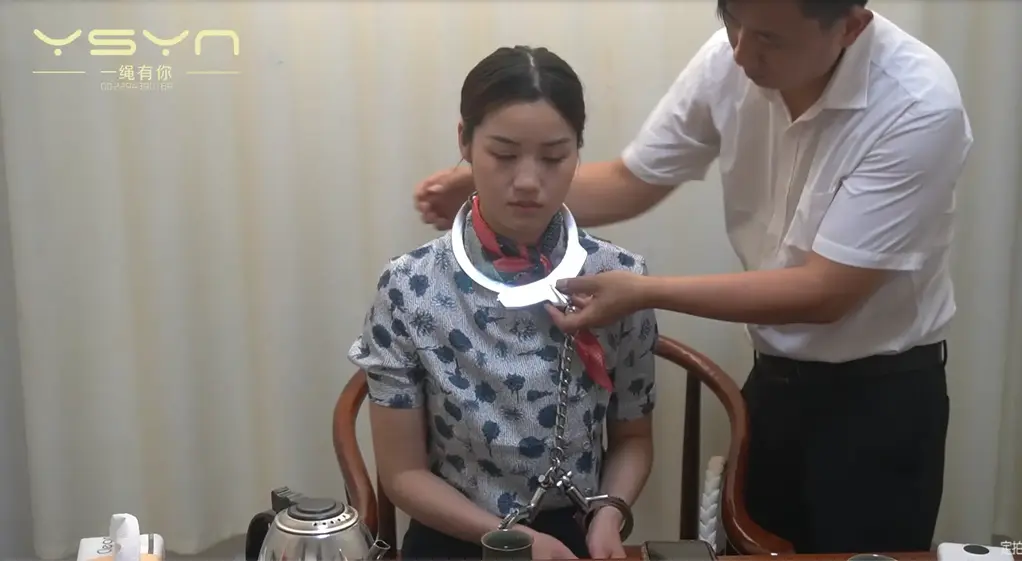 【最后一程】漂亮空姐悠悠贪污挪用公款被抓抗拒狡猾颈拷重镣最终伏法宣判死刑押赴刑场走完了最后一程 解压格式：电脑下载后解压后为mp4格式，由于网盘和谐严重下载后压缩包需要解压两次，统一解压密码为ysyc<br>故事情节：【最后一程】漂亮空姐悠悠（梓悠）贪污挪用公款被抓抗拒狡猾颈拷重镣最终伏法宣判死刑押赴刑场走完了最后一程......关注我更多优秀原创作品慢慢分享出来！<br>温馨提示：如果百度网盘链接失效请联系客服立刻重新上传链接！<br>定拍约拍：QQ：2567402320（定拍客服闲聊勿加）  2294390169（链接失效客服）原味丝袜、闲扯淡者勿加、闲扯淡者勿加、闲扯淡者勿加！！<br>欢迎亲爱的新老朋友定拍约拍现场体验，服装道具场景模特摄像剪辑一站式服务！