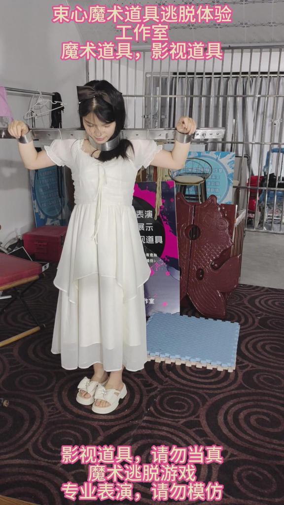 星辰重型一字枷断头台砍头捆绑三部曲 束心魔术道具工作室，星辰重型一字枷体验，断头台道具斩首剧情，捕快服捆绑，三部曲，有砍头剧情，本工作室秉持绿色健康唯美解压为原则，可以体验定拍