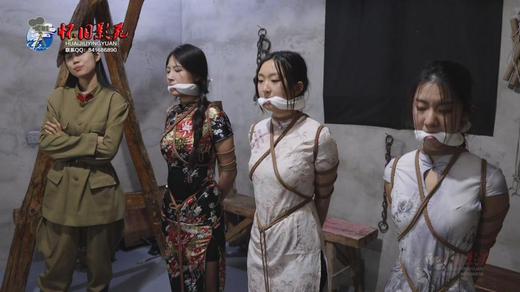 怀旧影视定制《乱世红颜劫》中  女交通员和卧底秘密接头被鬼子抓获 交通员和夫人在押解的过程中被死里逃生的大当家救下，女鬼子被抓住押往基地。交通员接到新的任务前往秘密据点和卧底接头。不料女鬼子从牢中逃脱，顺藤摸瓜抓住了交通员和卧底，前来报信的夫人也被拿下。三女被押解到司令部接受严刑拷打拒不透露机密，鬼子恼羞成怒将三女押到刑场。。。。解压密码：qlzz
