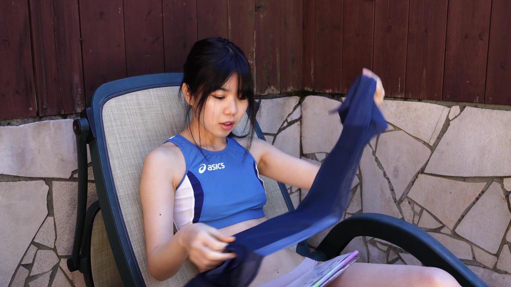 pantyhose test fitting 品番：	<span style='color:#b0b0b0;'>[隐藏文字，购买后可见]</span><br>出演者：	<span style='color:#b0b0b0;'>[隐藏文字，购买后可见]</span><br>シリーズ：	<span style='color:#b0b0b0;'>[隐藏文字，购买后可见]</span><br>監督：	<span style='color:#b0b0b0;'>[隐藏文字，购买后可见]</span><br>取り扱い店：	<span style='color:#b0b0b0;'>[隐藏文字，购买后可见]</span><br>ファイル：	mp4<br>再生時間：	約1時間14分<br><br>pantyhose test fittingの商品情報<br>二葉めろちゃんに3種類のパンストを履き比べていただきました。<br>今回は動きによる皴の出方などを観察する為に様々な動きをしていただきました。<br>普段スカートの中に隠れてしまっている部分なども考察できるので絵師さんなどにも参考になるかもしれません。<br>上着は考察の邪魔にならぬよう？陸上ユニフォームのトップスを着用しております。<br>ボーナストラックとしてレオタードによる入湯シーンが収録されております。