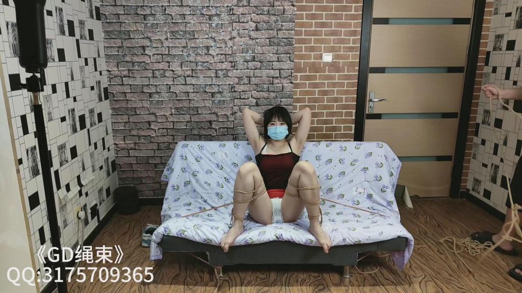 《GD绳束》模特颜颜人生第一次[X_X] 第二次拍摄 拍着拍着有感觉了 最后入戏 强高 内裤都湿透了 《GD绳束》很多人让我更新颜颜的  最近太忙了  希望理解一下<br>✅定拍、原味、原味道具等其它业务咨询请加QQ表明来意。（限时定拍可享优惠）<br>✅有什么适合的衣服 也可以私信我。<br>✅另外，诚心高薪招聘模特，有诚意私聊详谈，希望同好提出宝贵的意见，我们会努力改正。<br>✅解压密码：GD123<br>✅加QQ前表明来意。<br>QQ:3175709365模特颜颜 第二次拍摄  最后入戏 强高 内裤都湿透了