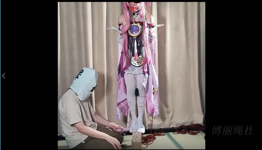 符玄吊缚训练器榨精，吊脖踩木块强制TK 太卜大人被抓住，等待她的将会是<br>作者@博丽绳社 出镜@坎喵