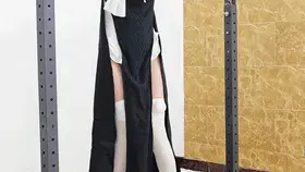 【中二病】白丝小修女苗苗初次体验绳缚TD，白丝高跟，脚铐吊手，苗苗这个体质太敏感也太娇弱，感觉不是手[X_X]着她都站不住了。 白丝小修女苗苗初次体验绳缚TD，白丝高跟，脚铐吊手，苗苗这个体质太敏感也太娇弱，感觉不是手[X_X]着她都站不住了。<br>1.关于解压：解压之后是一个后缀名.mp4(删除)的文件，改成.mp4即可正常播放，但是一定要先下载，然后使用其他管理软件解压，不要使用百度云APP解压，否则会被百度云封掉。<br>2.定拍，约拍，模特应聘，请加Q3769321898 。海外用户请联系邮箱：3769321898@qq.com<br>3.点个关注吧，点个关注不迷路。感谢支持。有好的创意或者短剧本可以直接私信发我呀，我会参考拍摄。<br>解压密码：zeb