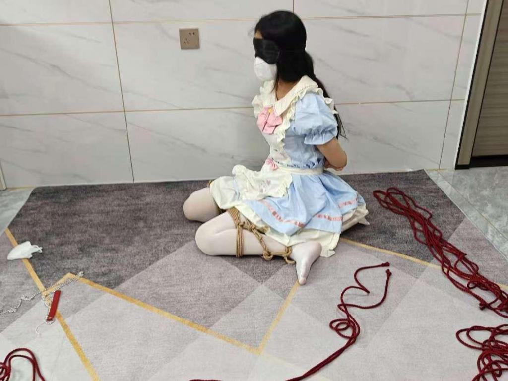 萝莉少女惨遭捆绑td调教 新建工作室，次作登场，长期招模特，地处福建漳州，欢迎福建广东的模特过来体验绳艺，可多种风格拍摄，欢迎提供思路想法剧本等，目前可定拍图片视频，价格美丽，约绑教程也有，详情请加QQ1294260984或微信sykb1625144905