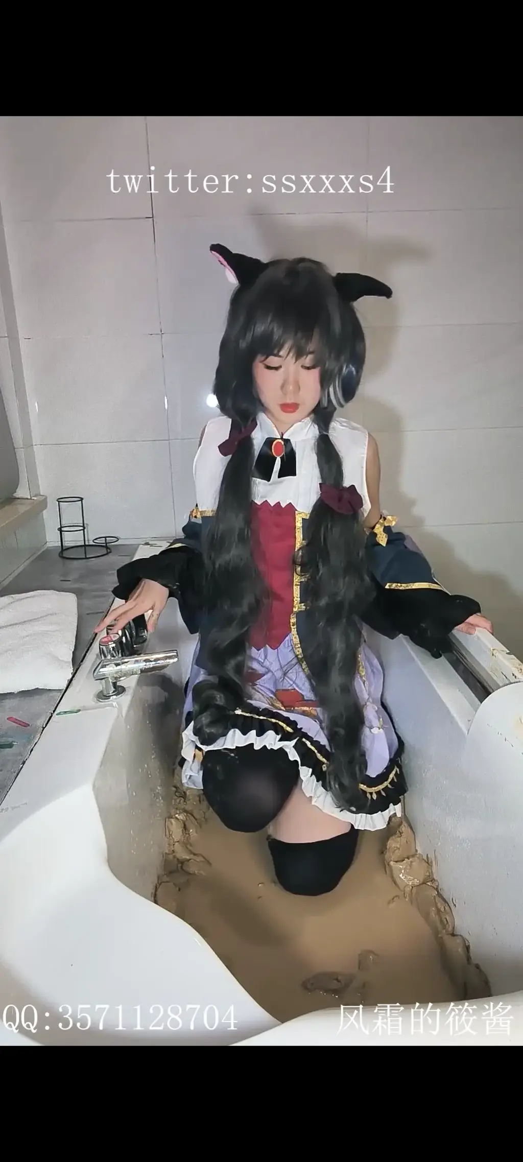 凯露玩泥巴 越是清纯的妹子，就越是能在拍摄时不经意间露出涩涩的姿势。