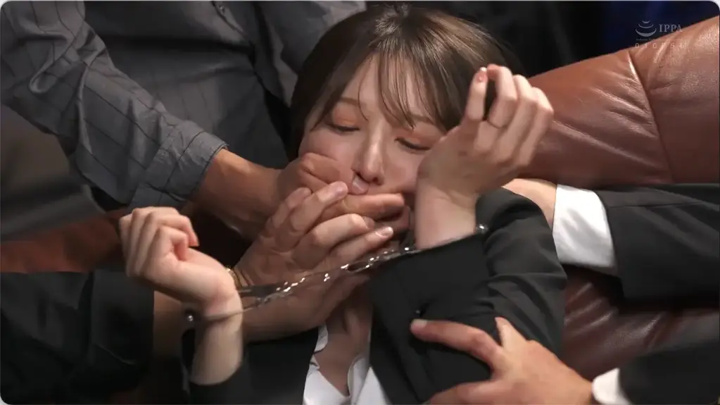 「男をイカせまくってきたはずなのに…。」性癖逆転媚薬を注入されてチ◯ポでイカされまくって廃人になってしまう人妻捜査官・かなえ 夢実かなえ 番号:<span style='color:#b0b0b0;'>[隐藏文字，购买后可见]</span><br>发行日期:2024-10-15<br>导演:TAKE-D  <br>制作商:溜池ゴロー  <br>发行商:溜池ゴロー  <br>类别:单体作品 拘束 已婚妇女 成熟的女人 女检察官	<br>演员:夢実かなえ <br>剧情：媚药调教，囚禁人妻搜查官。