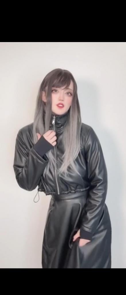 レザーコーデの女装男子がオナホで気持ちよくなる動画♡ 作者：Re：l<br>ショート丈のレザージャケット<br>レザーのロングスカート<br>リブニット<br>エナメルロングブーツ<br><br>全身レザーコーデで気持ちよくなっちゃいました♡