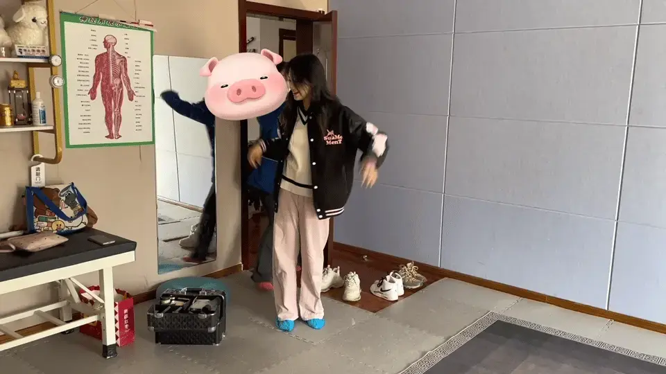 入室盗窃黄金    【唐唐】剧情 第一次看新人拍剧情，入室盗窃黄金是一种什么体验？你还记得你的第一次吗？看着真的是不一样的感觉。<br><br>X本工作室提供绳艺捆绑模特服务、室外定拍，室内定拍，体验女绳师捆绑服务、体验长时间囚禁服务、绳艺教学培训、专业麻绳销售、作品私人定制、模特原味丝袜出售等，另外本店招募同好合作伙伴。定拍约拍。v:a156185529 <br>QQ156185529<br>解压密码168168