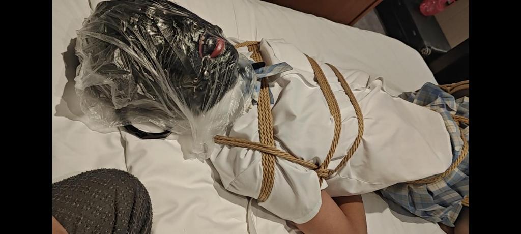 极限驷马塑料袋窒息 皮革头套。大口球。塑料袋。极限驷马。鞭打。严厉的s<br>蟹蟹支持约绑2841845515