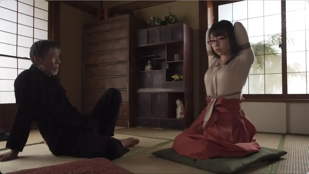 縄に抱かれて… 番号:<span style='color:#b0b0b0;'>[隐藏文字，购买后可见]</span><br>发行日期:2024-11-05<br>导演:麻吹悠  <br>制作商:Attackers  <br>发行商:龍縛  <br>类别:单体作品 绳缚 凌辱 戏剧 白天出轨	<br>演员:さつき芽衣<br>剧情：被绳子缠住了...<br>娜娜。我该如何向你证明我的爱...<br>“没错，娜娜，被另一个男人抱着。如果我能看到这一点，接受这个事实，原谅你，为你兴奋，这不就证明了我们的爱吗？”<br>一名丈夫在网上招募一名年轻男子来勾引他的妻子，然后将她送到束缚大师那里。但…