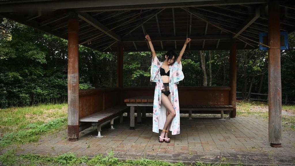 兔子日本旅拍众筹美束版 片名：兔子日本旅拍众筹美束版<br>演员：兔子<br>出品：丽柜<br>出品日期：2024.11.2<br>简介：新片 众筹完整版  各种紧缚<br>PS：网速慢的下百度网盘那个（内容一样）