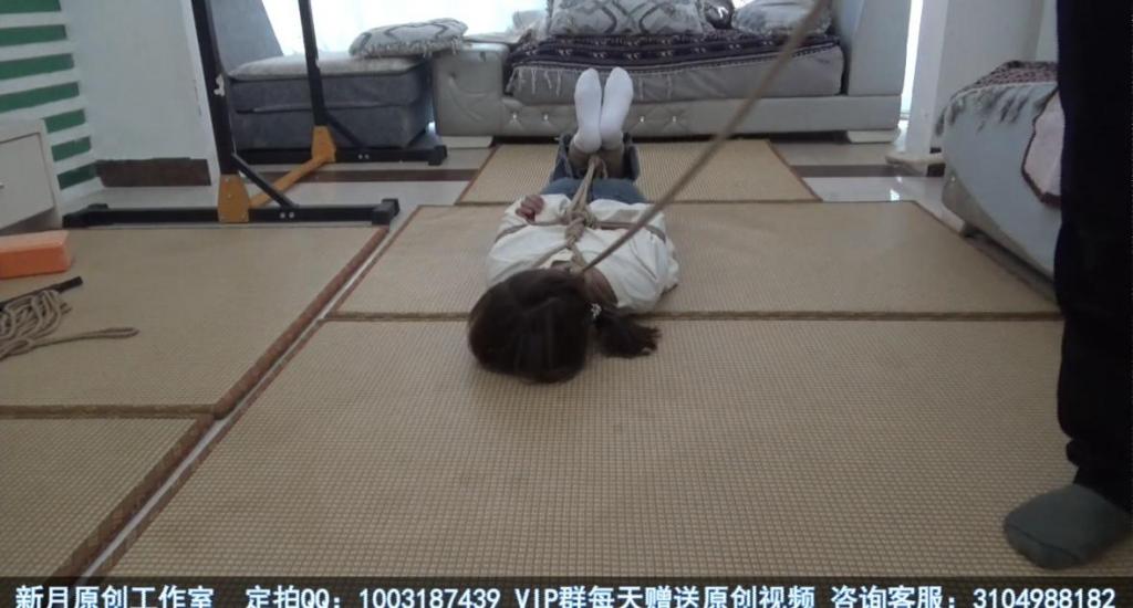 【佳怡工作室】【琳媚】被欺负就算了 居还强制捆了个驷马 用绳子圈住脖子牵着我走 太惨了 呜呜呜 【佳怡工作室】定拍视频、定制音频QQ：2019384890 定拍视频、定制音频QQ：2019384890 定拍视频、定制音频QQ：2019384890(重要的事情说三遍！） 出原味妹子：【佳怡】2019384890<br>【琳媚】2633257891可以和妹子本人直接交流<br>定制视频、音频Q:2019384890<br>【其他业务】约绑攻略有售以及本工作室正式启动会员优惠折扣方案，请有兴趣的同好加客服妹子Q：2019384890<br>【赞助方案】69赞助最少赠送10部视频，98赞助最少赠送20部视频，198赞助最少赠送50部视频，价格相当优惠~<br>该死的月老够不知道为什么看我不顺眼把我打一顿，这就算了，居然还按住我给我强制捆了个驷马，“不是不是，你干嘛啊！！！”“我就是看不惯你，想狠狠的打一顿”捆了就算了，呜呜呜，还一直欺负我，最最最可恶的就是居然还用绳子捆住我脖子牵着叫我快爬，爬不动还用鞭子打我，呜呜呜呜