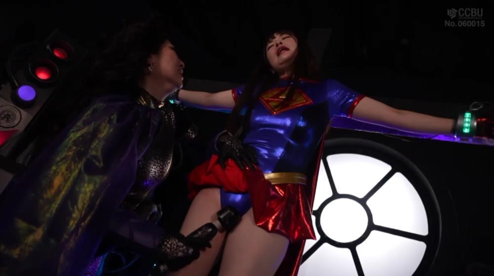 ヒロイン陥落 アクセルガール 女巫朵拉发射了核弹。距离核弹抵达首都只剩下一点时间了……！女超人supergirl为阻止核爆炸而奋斗。但这是为了激怒超女并困住她而采取的策略。女英雄因绿色放射线的伤害而晕倒。女巫朵拉调教了加速女孩开始变得兴奋。加速少女忍着，瞪了他一眼，但她感觉到了，gc。然后，在她的嘴里深喉和激烈的折磨，女战士在gc的地狱中痛苦地翻滚。喷射得如此之多，以至于她都翻白眼了...... [BAD END]<br>作品番号<span style='color:#b0b0b0;'>[隐藏文字，购买后可见]</span><br>出演女優 上坂めい<br>魔女ドーラは核爆弾を発射した。核が首都に到達するまでの時間は残りわずか・・・！アクセルガールは核爆発を阻止するために戦うのだった。だがそれはアクセルガールを焦らせ罠に嵌める作戦だった。アクセルガールは緑の放射能光線のダメージで気絶してしまう。魔女ドーラはアクセルガールを性的に陥落させ興奮するのだった。アクセルガールは耐え我慢し睨みつけるが感じてしまい思わず吐息を漏らすのだった。そして口内にイラマチオ、激しいSEX責めでアクメ地獄で悶絶する。アクメ潮をタップリ噴き出さされ白目で絶命するのだった・・・[BAD END]