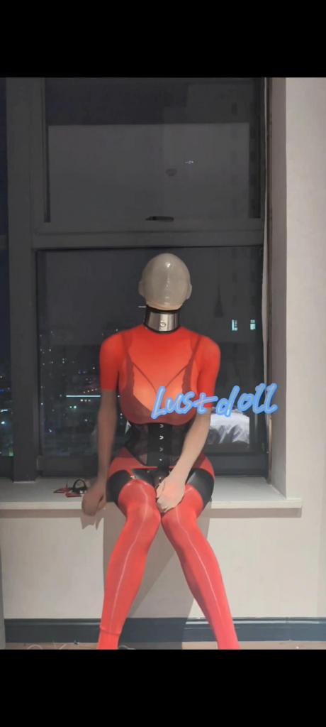 Lust：多层丝袜套头多次避孕套[X_X] 大家好！这里是Lust 这次尝试了下新买的超级大丰跨这次依然是熟悉的穿搭 欲桃面具加上黑色网纱头套加上很多层肉色丝袜套头 难以呼吸的感觉真的好奇妙 下面穿带着震动小玩具 再加上不分指手套和避孕套 然后进行多次[X_X]加上[X_X]才到达[X_X] 真的太舒服了 多层头套下已经阿黑颜了～ 欢迎大家关注Lust的x:@Dream_magicdoll 希望大家喜欢！
