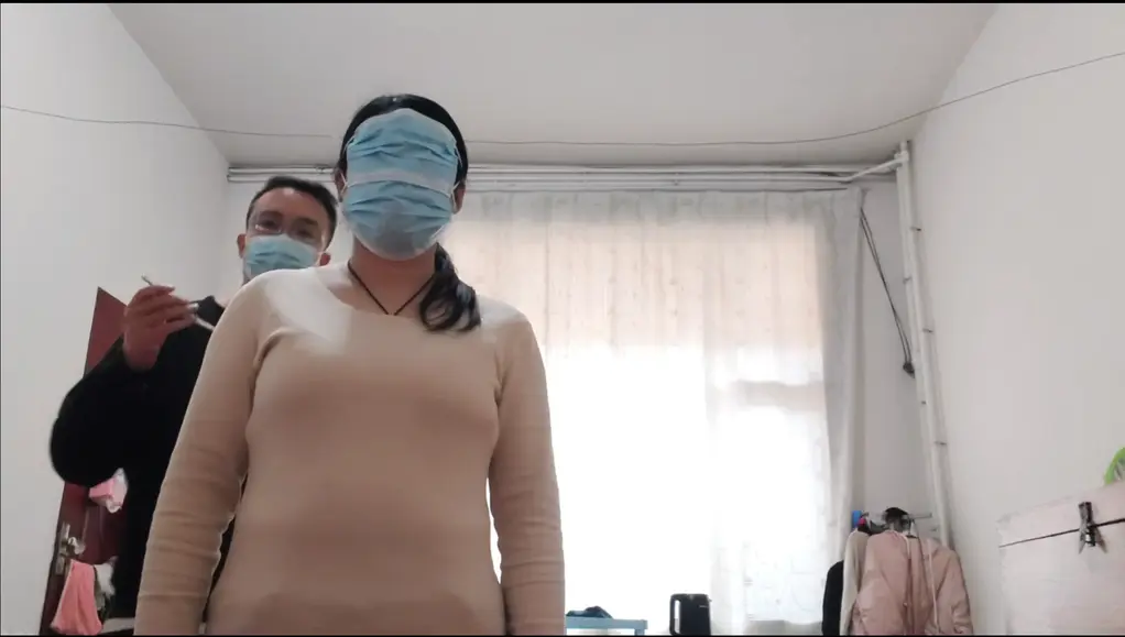 （绳多多定拍）第一次尝试直臂和五花的中年熟妇 昨天在首页看到了绳多多工作室的模特，觉得这个模特非常对我的口味，于是第一时间联系了定拍事宜。联系之后发现绳师、模特都是第一次尝试，再加上我也是第一次定拍，等于三方都是第一次（大雾）。言归正传，模特刚刚接触到这个圈子，还是挺害怕的，甚至想到用两个口罩来吧自己给遮起来了，我想每一个开始都是带着未知和惴惴不安的，希望以后能看他们拍出许多更好的作品吧。