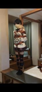 柱子丝带固定捆绑 男娘丝带柱子日式紧缚，本片为预告，无太多内容，且清晰度为480p，介意请勿购买。