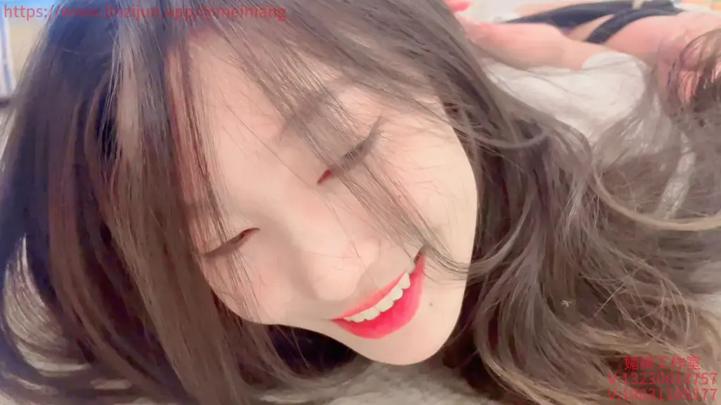 媚娘工作室--新模瑾年初体验 媚娘工作室<br>V:13230013757<br>V:19031105377<br>线[X_X]验，私人定制，原味出售，约绑模特，全国上课<br>给各位粉丝宝宝们隆重介绍一下，工作室新添模特一名，瑾年小妹妹，身高164，体重42KG，肤色白皙，手指纤长，脚35码，很漂亮，大学舞蹈编辑，年龄20岁，笑容甜美<br>喜欢的宝宝们多多关注与支持，身体柔韧度很好，后高手驷马，直臂开腿吊，棒棒伺候