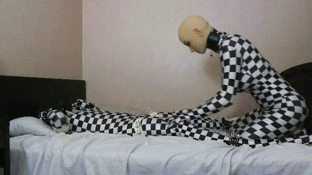 Kaya  (12 3月,2024) 出自:dollified<br>There is something so satisfying about skintight checkered patterns. I need to order more zentai designs methinks