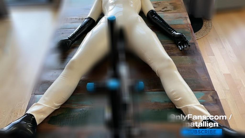 Natallie N (30 1月 2024) 出自:natallien<br>Your week could be better if you just jerk off to this video  enjoy