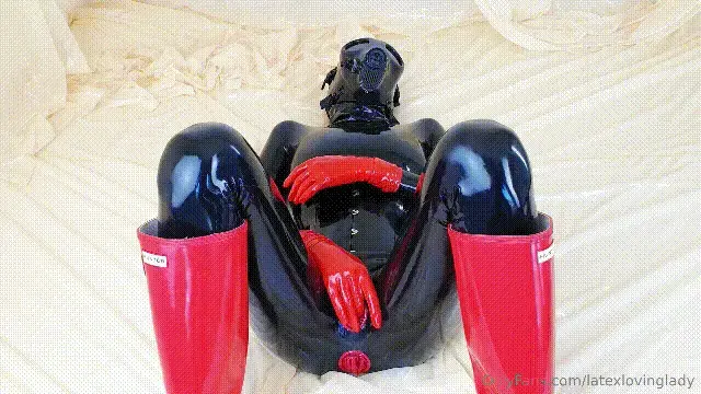 Lalola in black latex plays with Lovense toys and then gets fucked in the ass Lalola in black latex plays with Lovense toys and then gets fucked in the ass<br>While wearing my black latex catsuit with integrated vaginal and anal condoms, corset, harness, gas mask and wellies, I first played with the vibrating Lovense toys. Then a rubber dude fucked me rather violently in my super-tight latex-condomed ass! Poor me, hihi!