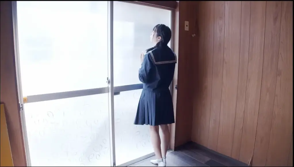 動画/MP4 #127「体操着少女の受難」 A girl wearing a school sailor becomes underwear and changes into bloomer.<br>The girl is kidnapped with handcuffs with tape on her mouth while wearing her bloomer. The girl confined in an abandoned house struggles to escape.<br>She is tied up again with a rope and cannot escape. Sher cries. The man replenishes the girl in the small room with water.<br>The man took off the girl's bloomers, then twisted the bloomers and entwined them around her legs again as a restraint.<br>The girl is imprisoned in the closet, but manages to escape. The girl runs around the house with her back tied up and gagged.
