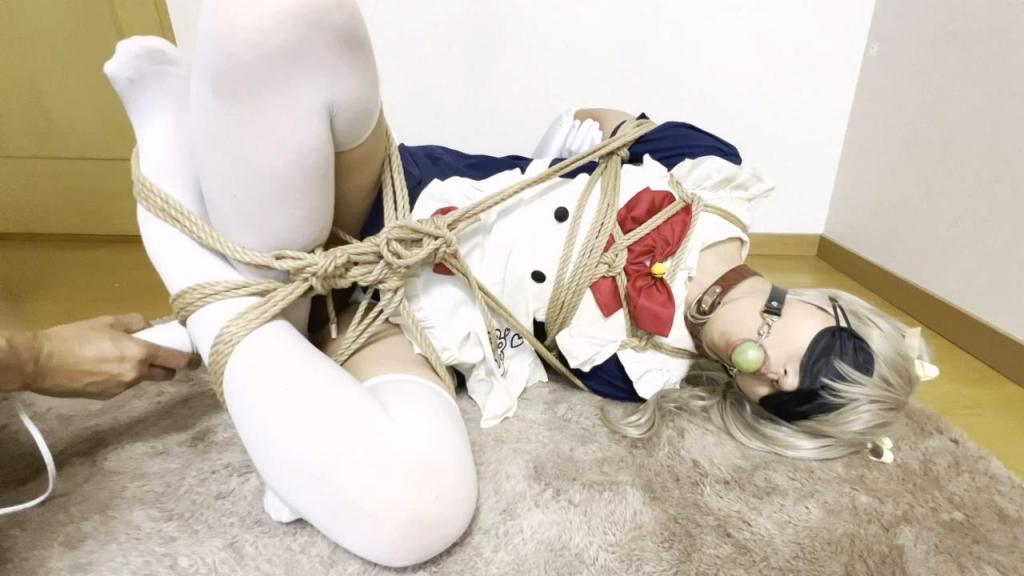 ドM願望女装娘　コスプレ鼻フック縄拘束 出自:SM鼻フックファンクラブ (SM鼻フックカメラマン)<br>ドM願望女装娘　コスプレ鼻フック縄拘束<br>伪娘 伪娘 伪娘<br>目隠し鼻フックを装着された美形コスプレドM願望女装娘ちゃんが立ち縛り・胡座縛りで拘束され電マ性感プレイに耐えています。