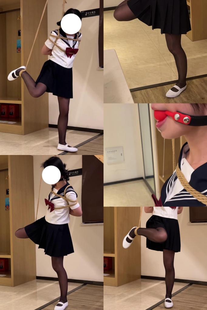 【D2501】臭脚妹妹第一部露脸作品(假露脸）【水手服】【油光黑丝】【白一带】【单腿吊缚】 这部定拍发给小哥哥的原版是全程露脸的，本次公开版的是假露脸（经过了剪辑软件的处理换了动画的脸，剪辑软件没处理好的地方手动加上了马赛克），喜欢臭脚妹妹的可以收藏一波。油光黑丝配白一带超顶的...全程佩戴口球，口水接连不断...长时间单腿吊缚，臭脚妹妹体力不支，逐渐崩溃...<br>【联系方式】定拍、约拍、原味、应聘联系方式QQ：3131385623<br>【温馨提示】网盘文件<span style='color:#b0b0b0;'>[隐藏文字，购买后可见]</span>不可在线解压 