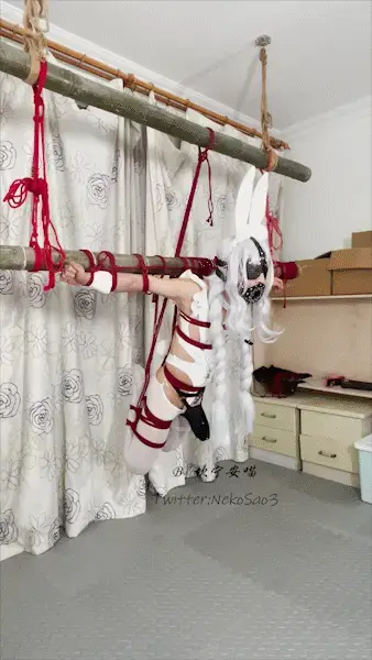 [坎喵}碧蓝航线cos-恶毒竹竿十字缚悬吊折腿放置+斐济杯强高地狱 网盘传源文件会挂，所以传了压缩包，如果可以尽量用林子的保管库下载吧<br>另外推特(或者叫X）和林子同名，ID @NekoSao3，欢迎关注~<br>随缘接自缚类定拍，有需求的客官可以林子站内信或推特私信联系~<br>压缩包解压密码：nekosao3，注意密码和之前有改动！！解压后将文件后缀改为mp4即可<br><span style='color:#b0b0b0;'>[隐藏文字，购买后可见]</span>