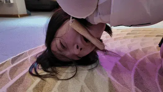 陈红五花紧缚，胳膊都捆紫了 熟女陈红，绝对的紧缚，传统标准五花紧缚，捆绑结石后，吊着，木棍堵嘴，跪着，股绳吊着，趴着，吊起双腿，手指渐渐失去知觉，然后麻木，手臂麻木，变色，加上木棍堵嘴，口水不停的流出，紧缚的疼痛，无助。只能跪在地上呻吟。直呼太疼了，被迫求饶。视频解压密码：666888 。<br>一绳所爱绳艺体验店面向全国爱好者开放，本店提供绳艺捆绑模特服务、体验女绳师捆绑服务、变装绳艺体验、绳艺婚纱照摄影、体验长时间囚禁服务、绳艺教学培训、绳艺交流会、绳艺逃脱挑战赛、场地出租、专业麻绳销售，原创绳艺扑克销售、原创视频套图销售、作品私人定制、模特原味丝袜出售等，另外本店招募同好合作伙伴。
