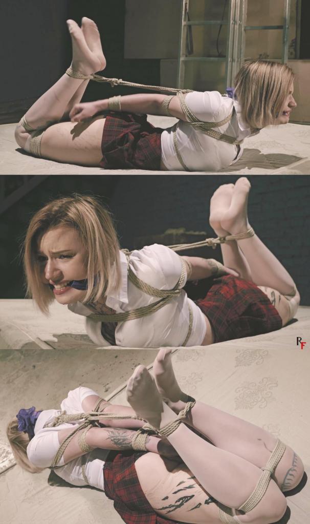 Astrid in Trouble - Bound Beauty in a School Uniform Awaiting Her Ransom 在这段视频中，身着校服的迷人阿斯特里德被紧紧地绑在一处僻静、光线昏暗的空间里。她的嘴被塞住，在捆绑中挣扎时，只能发出低沉的呜咽和抗议声。绳子紧绷而精确，凸显了她无助的状态。<br><br>一个戴着面具的人走近阿斯特里德，拿起她的手机，给她的联系人列表中的某个人打电话。为了确认她的困境，手机被放在阿斯特里德附近，让她通过低沉的哭声表达她的沮丧并请求关注。<br><br>目前，阿斯特里德仍然被绑在床垫上，处于这个神秘的环境中，不知道接下来会发生什么。她的困境给人留下了足够的想象和好奇心。尽情享受吧！In this clip, the charming Astrid, dressed in a school uniform, is tightly hogtied and left in a secluded, dimly lit space. Her mouth is secured with a cleave gag, allowing only muffled whimpers and protests as she struggles in her bindings. The ropes are snug and precise, highlighting her helpless state.<br><br>A masked figure approaches Astrid, picks up her phone, and makes a call to someone from her contact list. To confirm her predicament, the phone is placed near Astrid, letting her express her frustration and plead for attention through muffled cries.<br><br>For now, Astrid remains bound on a mattress in this mysterious setting, uncertain of what will happen next. Her predicament leaves plenty of room for imagination and intrigue. Enjoy!