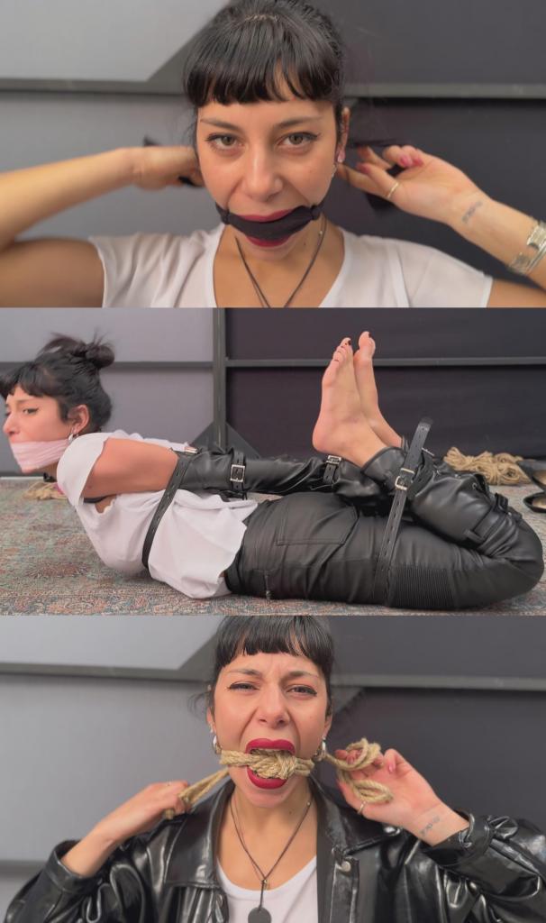 Mayla and her hidden passion for gags 梅拉去上绳缚课，当她到达时，她意识到自己是独自一人，她的老师还没有到，所以她利用这片刻的孤独来发泄她天生的和隐藏的顺从倾向，并偷偷排练她在工作室里发现的各种笑话，不幸的是，她的老师来了，在梅拉没有注意到他出现的情况下，他从后面突然袭击了她，并决定把她绑起来，这样她就可以很好地体验到她隐藏的顺从倾向。Mayla goes to her shibari class, when she arrives she realizes that she is alone, her teacher has not arrived yet, so she takes advantage of the moment of solitude to give vent to her innate and hidden tendency for submissiveness and to secretly rehearse the various gags she finds in the studio, unfortunately for her her teacher arrives and without Mayla noticing his presence he surprises her from behind and decides to tie her up so that she can experience her hidden submissive tendency well.