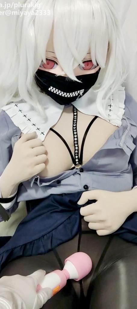kigurumi-人形のプライベートゲーム 黑丝kig娃娃，先是发骚自摸，随后被主人用快乐棒强高折磨。<br><br><span style='color:#b0b0b0;'>[隐藏文字，购买后可见]</span>