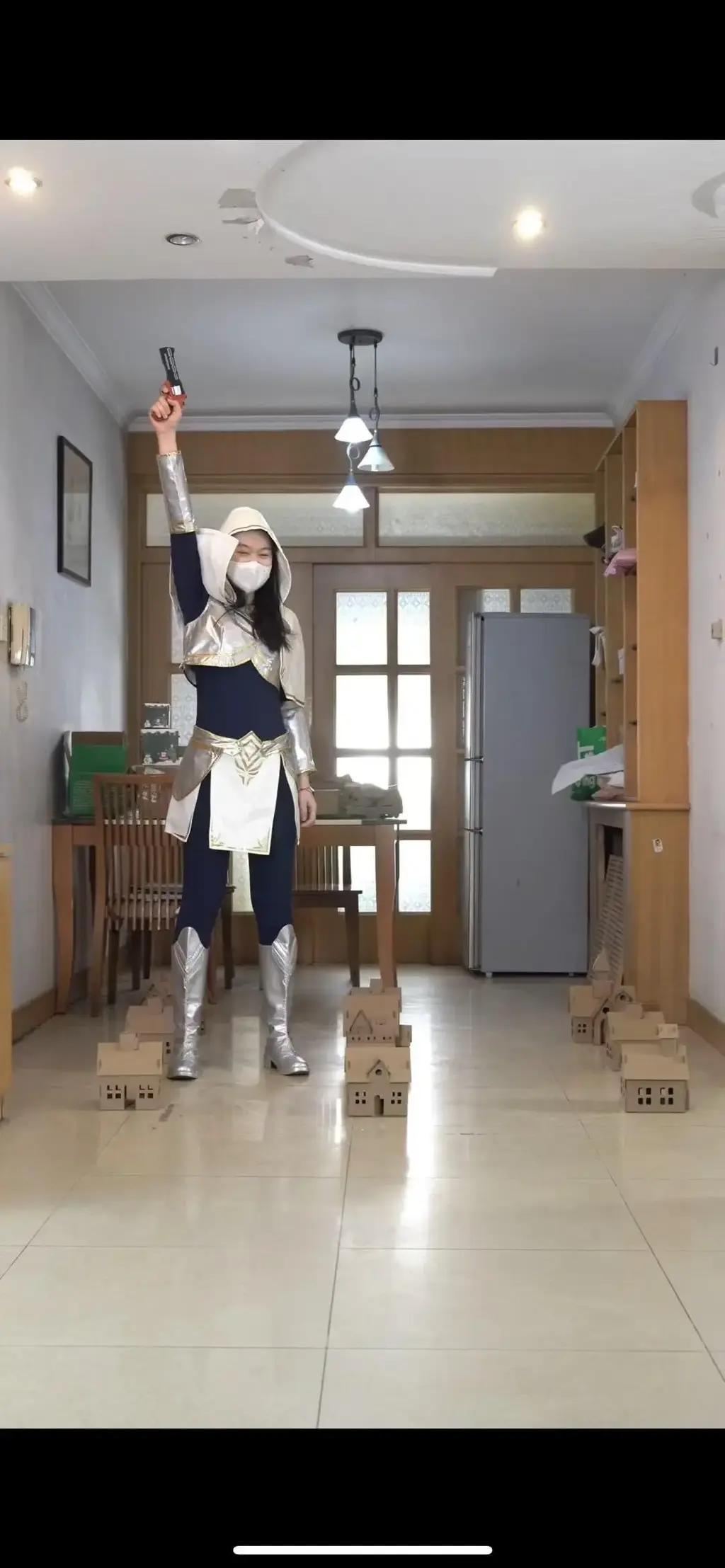魔女的宠物 虚无工作室。<br>魔女制造出来的宠物，利用它来偷各种美女的靴子（剧情里出现的拉克丝服装只是试拍试穿，并非剑姬剧情的续集，续集剧本还在修改中，这次包含了一些第一人称脱靴子，低视角踩踏的镜头）