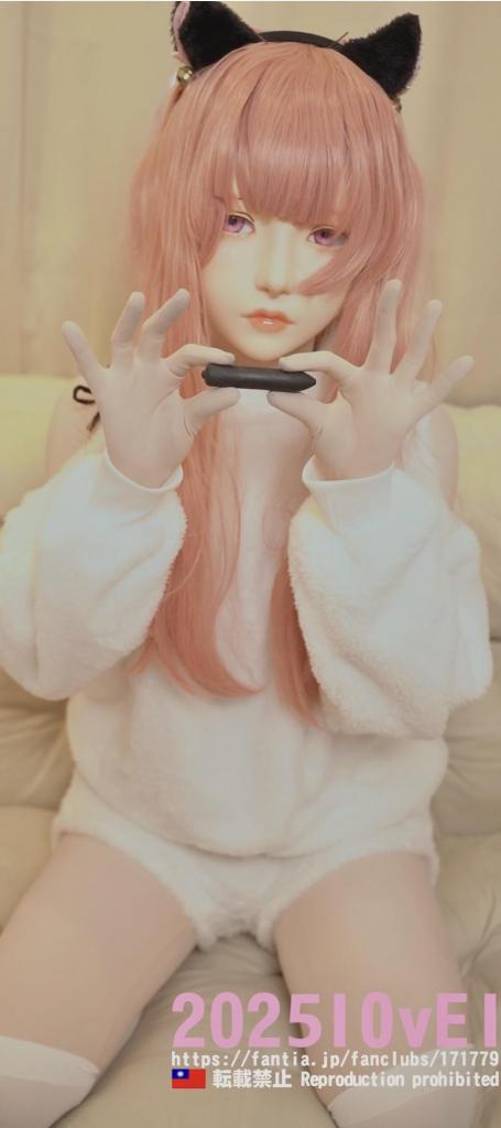 【20250205】色氣小貓娘/二月份着ぐるみ動画1/kigurumi video1 可爱白丝小腿袜猫娘，先是用强力眺蛋强高play，随后脱掉毛衣，揉奶抠比自嗨。<br><br><span style='color:#b0b0b0;'>[隐藏文字，购买后可见]</span>