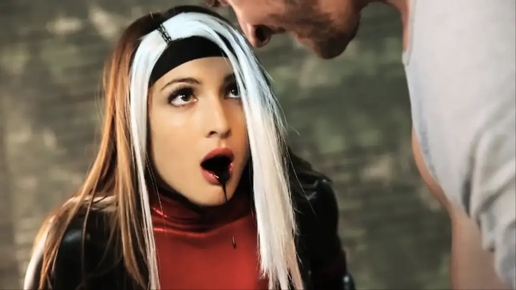 GoX | 1. Old Flames Die Timberwolf has set up a trap for an associate of Cyclone, but when our superheroine Syphon appears instead, he quickly dismisses her. Unfortunately, she is holding grudges on other events and she's taken seeing him again personal.
