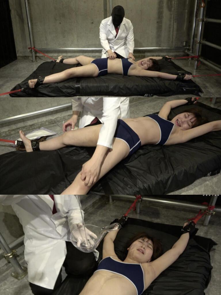 【超超超傑作！】「「下着で四肢拘束して全身の弱点をローションでくすぐり責め！ 何も悪くないのに人生を悔い改めたくなるくすぐったさで大絶叫！」 有加里ののか⑤ HD Ver. <span style='color:#b0b0b0;'>[隐藏文字，购买后可见]</span><br>最後は柱に四肢を拘束して動けなくしたののかちゃんを更に薄着にして全身の弱点を露出させてくすぐりつくします！<br><br>ここまででわかったあらゆる弱点を、ローションでヌルヌルにした状態でこちょこちょ！<br><br>脇腹を少し皮膚が赤くなる勢いで高速ヌルヌルくすぐり！<br><br>弱点の脇の下を腕を抑えて〇〇〇倒し、馬乗りで窪みをもじょもじょとくすぐり！<br><br>足の裏を手とブラシで耐えられないくすぐり！<br><br>鼠径部を、震動してると間違える指使いでくすぐり！<br><br>どのくすぐりもここ一番の大絶叫！<br><br>サンプルだけでも見てみてください！<br>ほとんどこの叫びっぷりです。<br><br>最後にはあまりのくすぐったさに<br>何も悪くないのに悔い改めようとするののかちゃんの絶望っぷりを楽しんでいってください！