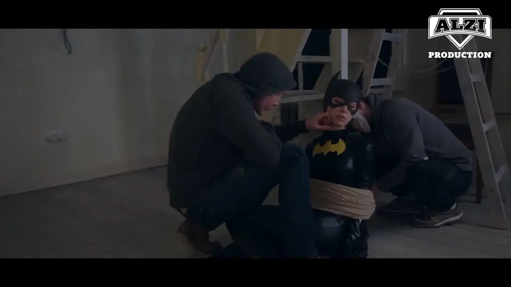 Bat G Season 3 Episode 1 Alternate Ending Superheroine Bat G, defeated by her enemy <span style='color:#b0b0b0;'>[隐藏文字，购买后可见]</span>