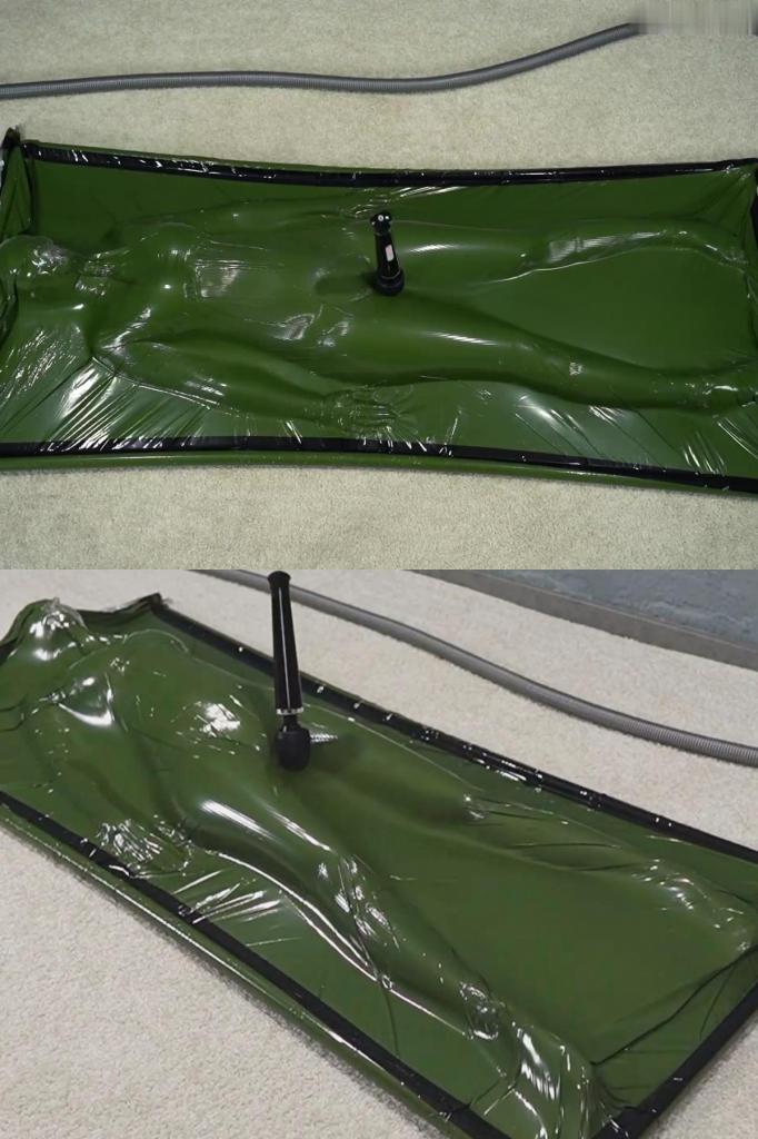 Fun night or special agent Sonya in a special vacuum bed with vibro 特工索尼娅正在执行任务。当时是晚上。为此，她得到了一张特殊的真空床。女孩躺在里面，但夜晚发生了一场冒险。起初索尼娅以为是一只蜜蜂在嗡嗡作响，但那不是她。这是真空床的附加功能。Special Agent Sonya was on a mission. It was nighttime. For this she was given a special vacuum bed. The girl lay in it, but the night had an adventure. At first Sonia thought that a bee was buzzing, but it was not her. This is an additional function of the vacuum bed.