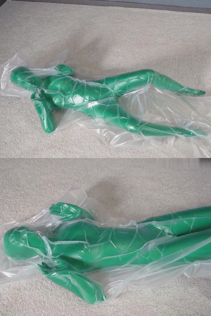 Zentai and the green man in the plastic trap 你们还记得那个绿人吗？他还在追寻鲍勃先生的文件和蓝图。鲍勃先生决定开个小玩笑，给他设了一个陷阱。You all remember the green man? He's still after Mr. Bob's documents and blueprints. Mr. Bob decided to have a little fun and set a trap for him.